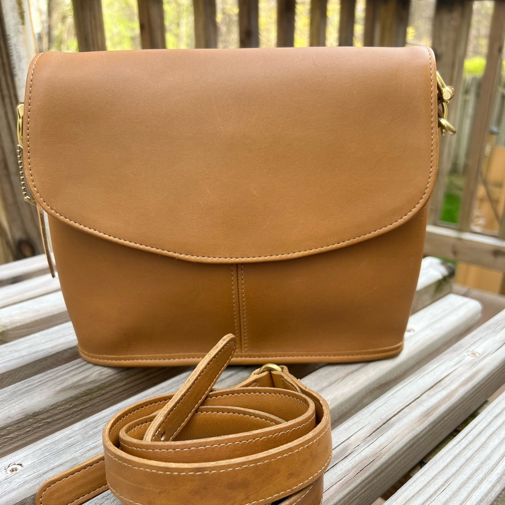 Vintage Coach Equestrian flap bag.  EUC.  Gorgeous toffee bag!